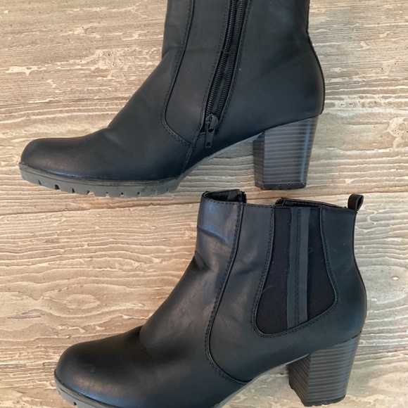 Rieker Black Leather Ankle Boot, size 40 - Picture 8 of 8